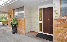 Relaxed 3Br Hideaway - Outdoor Living & Pets - Christchurch Holiday Homes